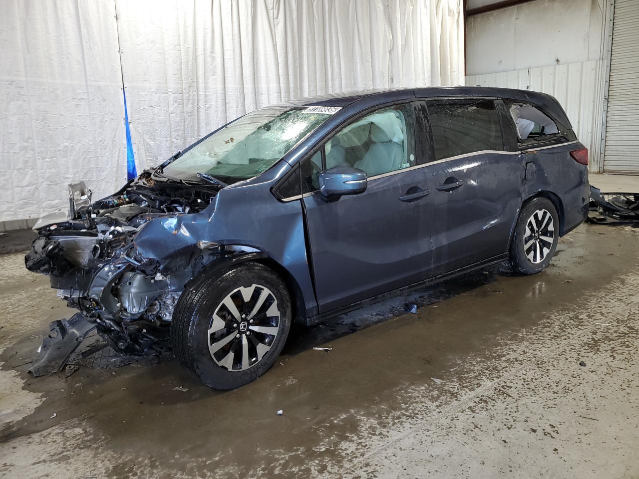 2025 Honda Odyssey Exl Синий vin: 5FNRL6H63SB073426 Damage: Left Front Fender, Severe Damage, Replacement Required