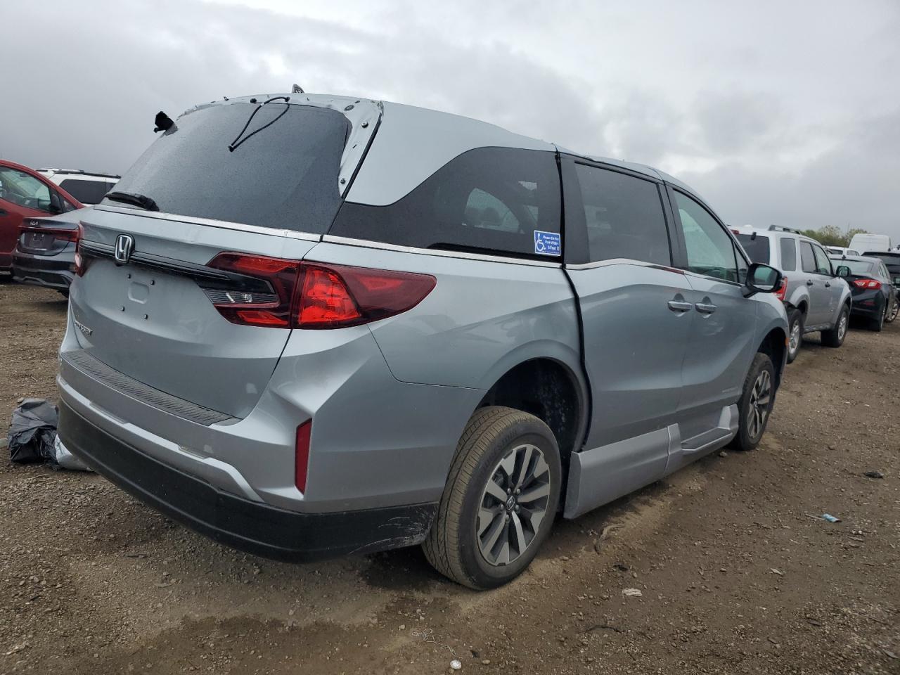2025 Honda Odyssey Exl Silver vin: 5FNRL6H65SB018122
