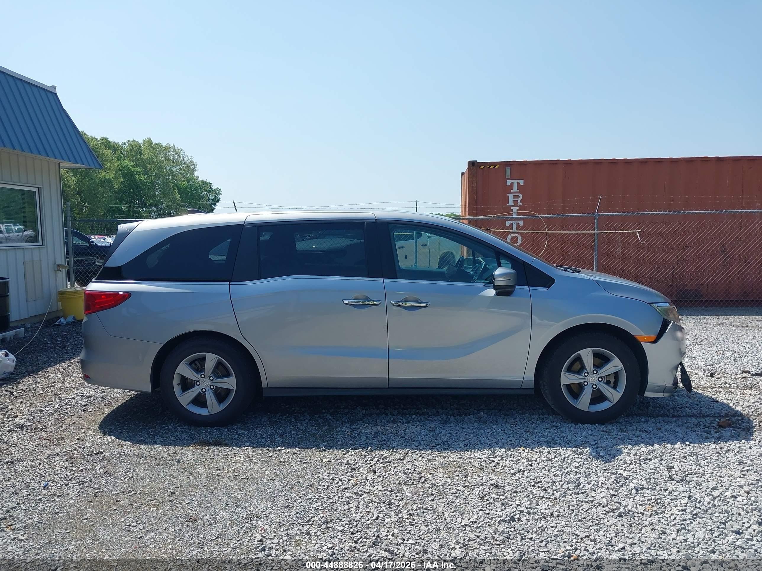 2018 Honda Odyssey Ex-l Серебряный vin: 5FNRL6H70JB070751