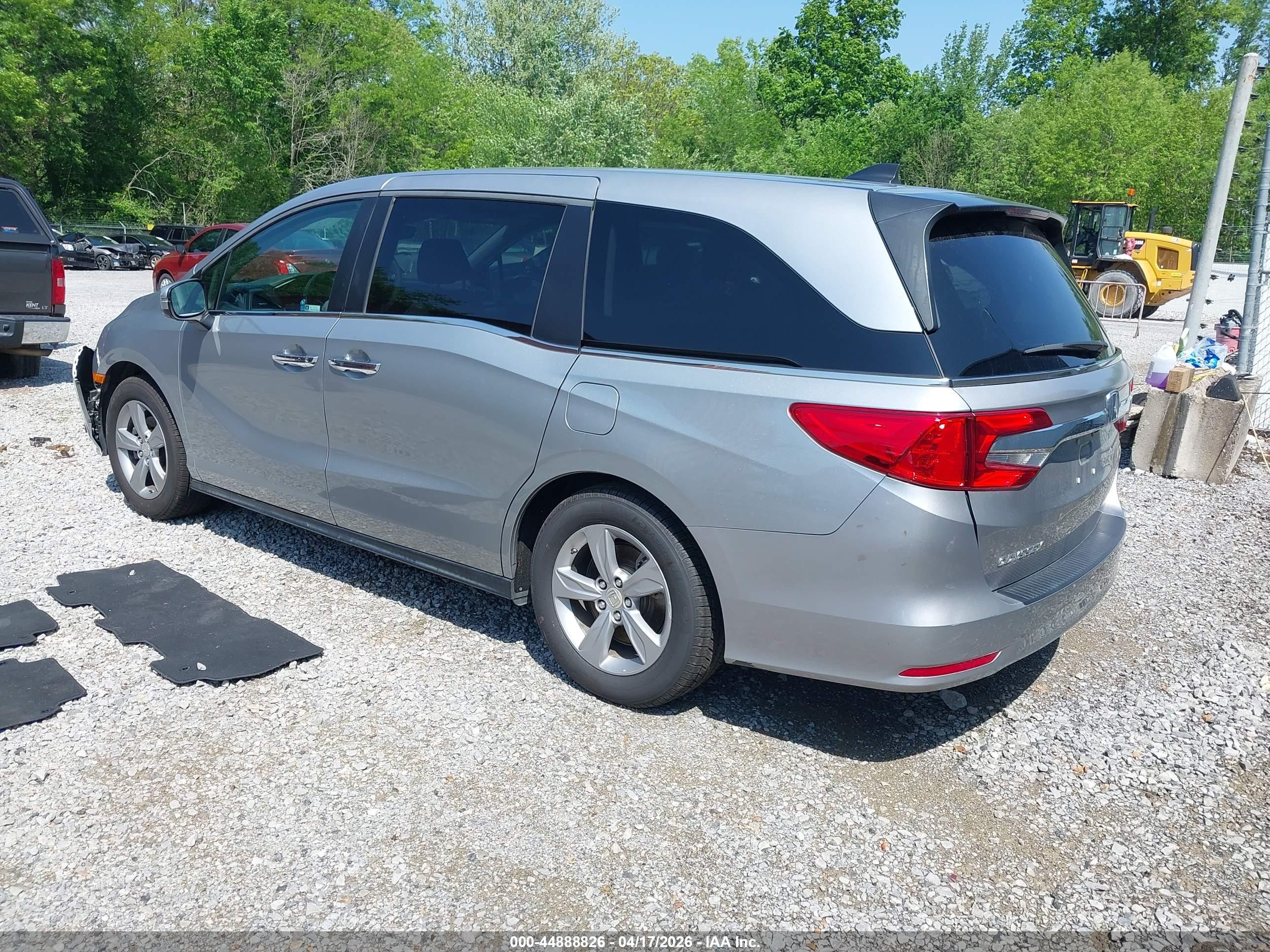 2018 Honda Odyssey Ex-l Серебряный vin: 5FNRL6H70JB070751