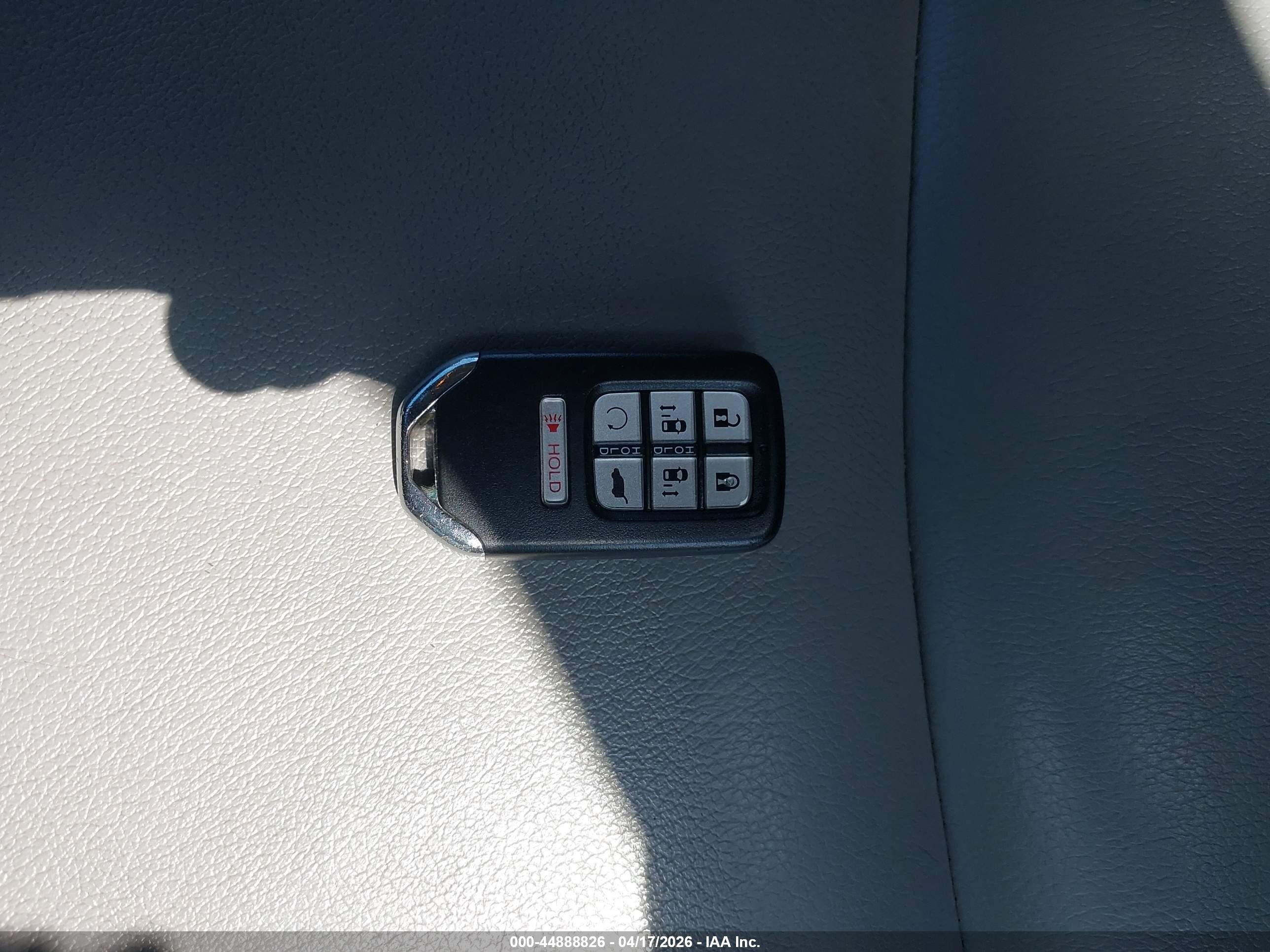 2018 Honda Odyssey Ex-l Серебряный vin: 5FNRL6H70JB070751
