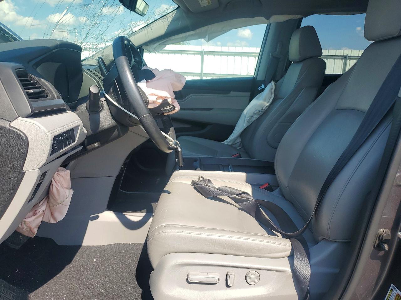 2018 Honda Odyssey Exl Gray vin: 5FNRL6H70JB092524