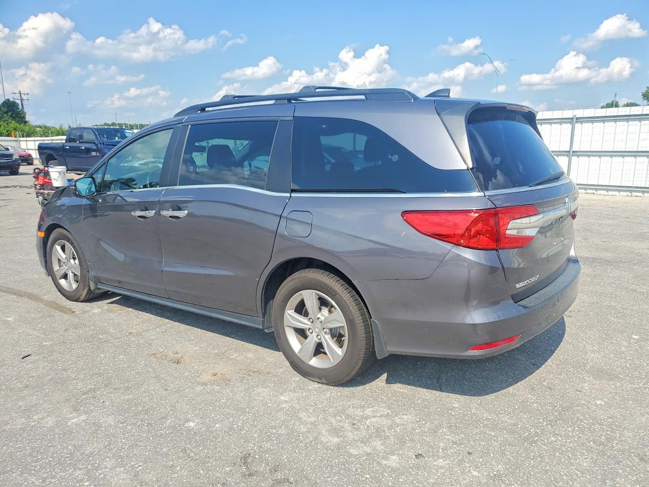 2018 Honda Odyssey Exl Gray vin: 5FNRL6H70JB092524