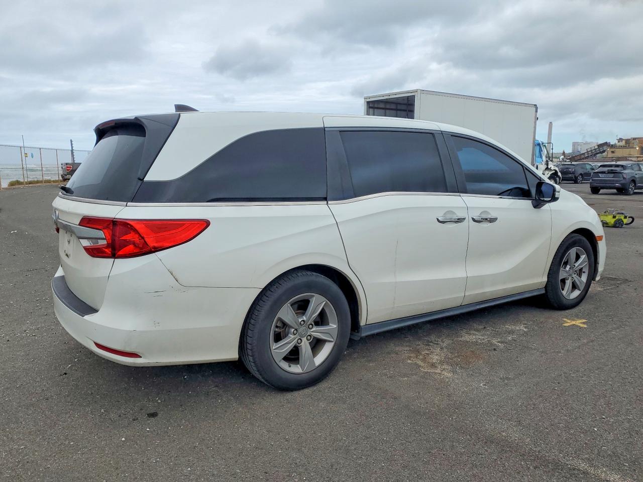 2020 Honda Odyssey Exl White vin: 5FNRL6H72LB006889