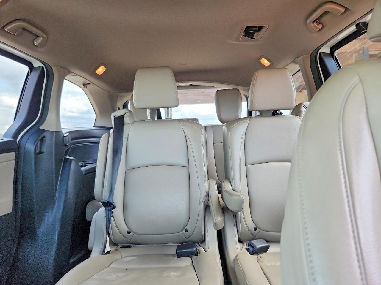 2020 Honda Odyssey Exl White vin: 5FNRL6H73LB038024