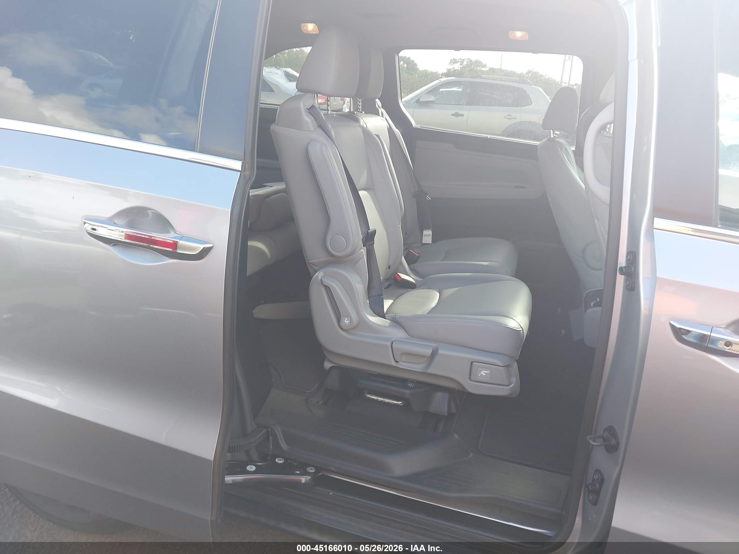 2018 Honda Odyssey Ex-l Silver vin: 5FNRL6H74JB071742