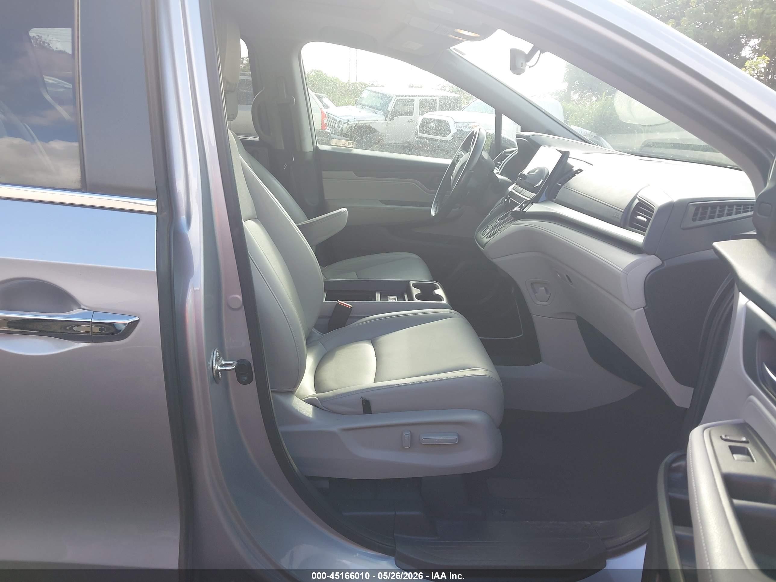 2018 Honda Odyssey Ex-l Silver vin: 5FNRL6H74JB071742