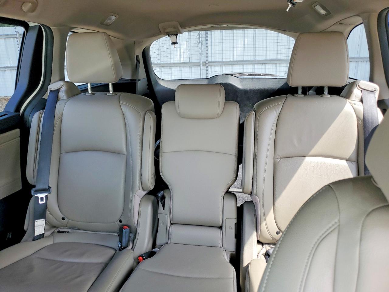 2019 Honda Odyssey Exl Белый vin: 5FNRL6H74KB001580