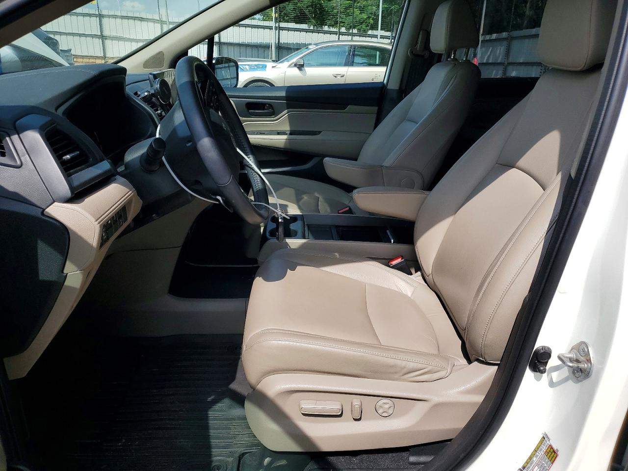 2019 Honda Odyssey Exl Белый vin: 5FNRL6H74KB001580