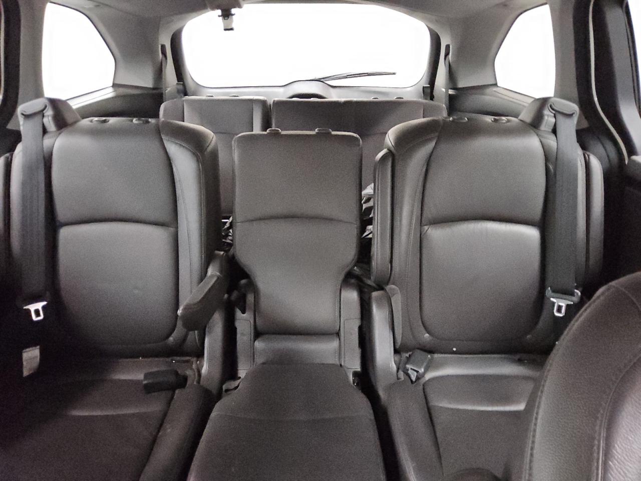 2019 Honda Odyssey Exl Белый vin: 5FNRL6H75KB053297 Damage: Left Rear Headrest, Missing, Replacement Required