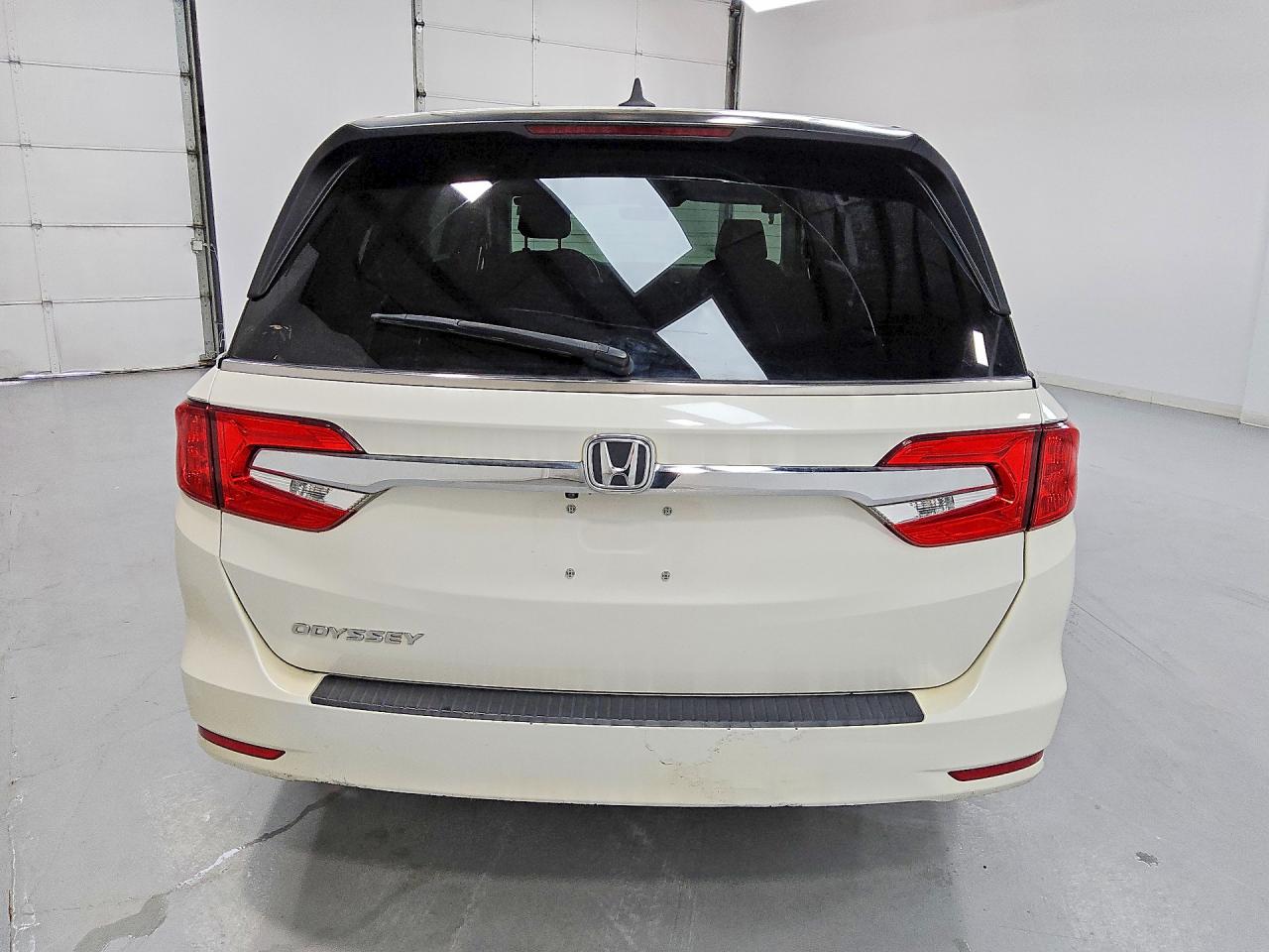 2019 Honda Odyssey Exl Белый vin: 5FNRL6H75KB053297