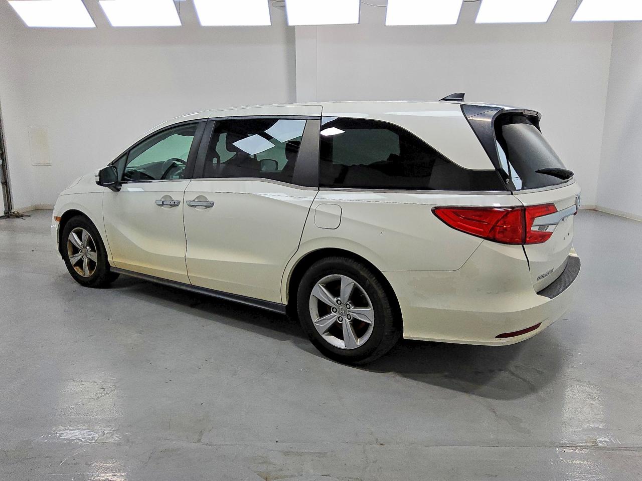 2019 Honda Odyssey Exl Белый vin: 5FNRL6H75KB053297