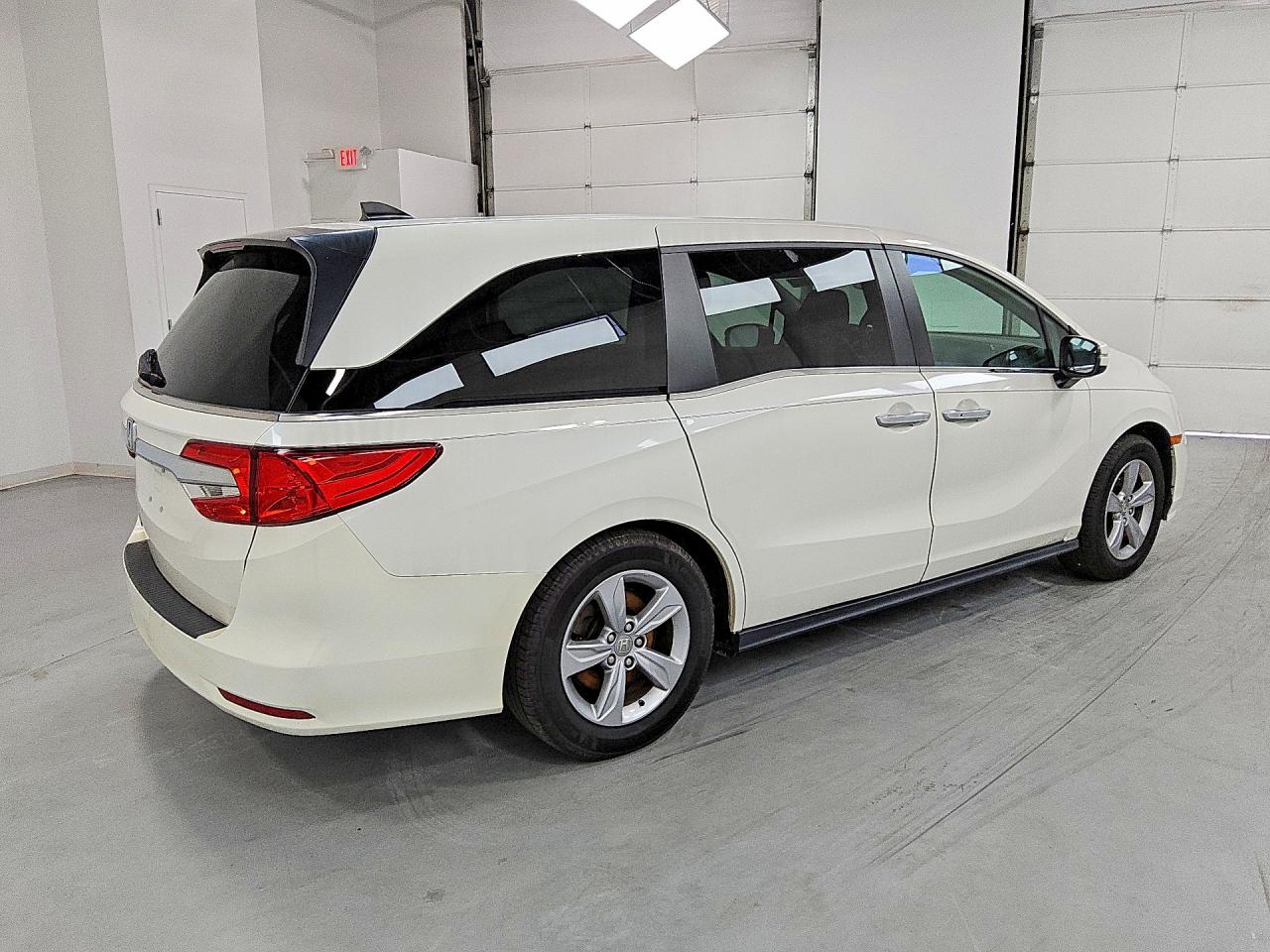 2019 Honda Odyssey Exl Белый vin: 5FNRL6H75KB053297