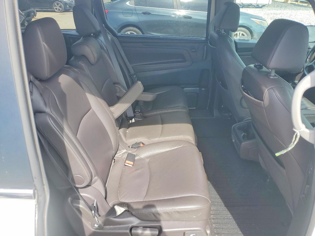 2019 Honda Odyssey Exl White vin: 5FNRL6H75KB102353