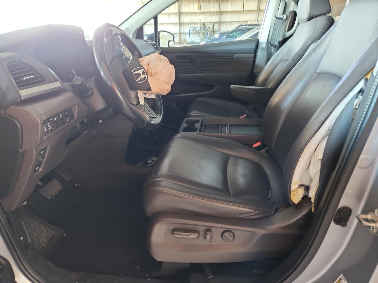2018 Honda Odyssey Exl Gray vin: 5FNRL6H76JB101128