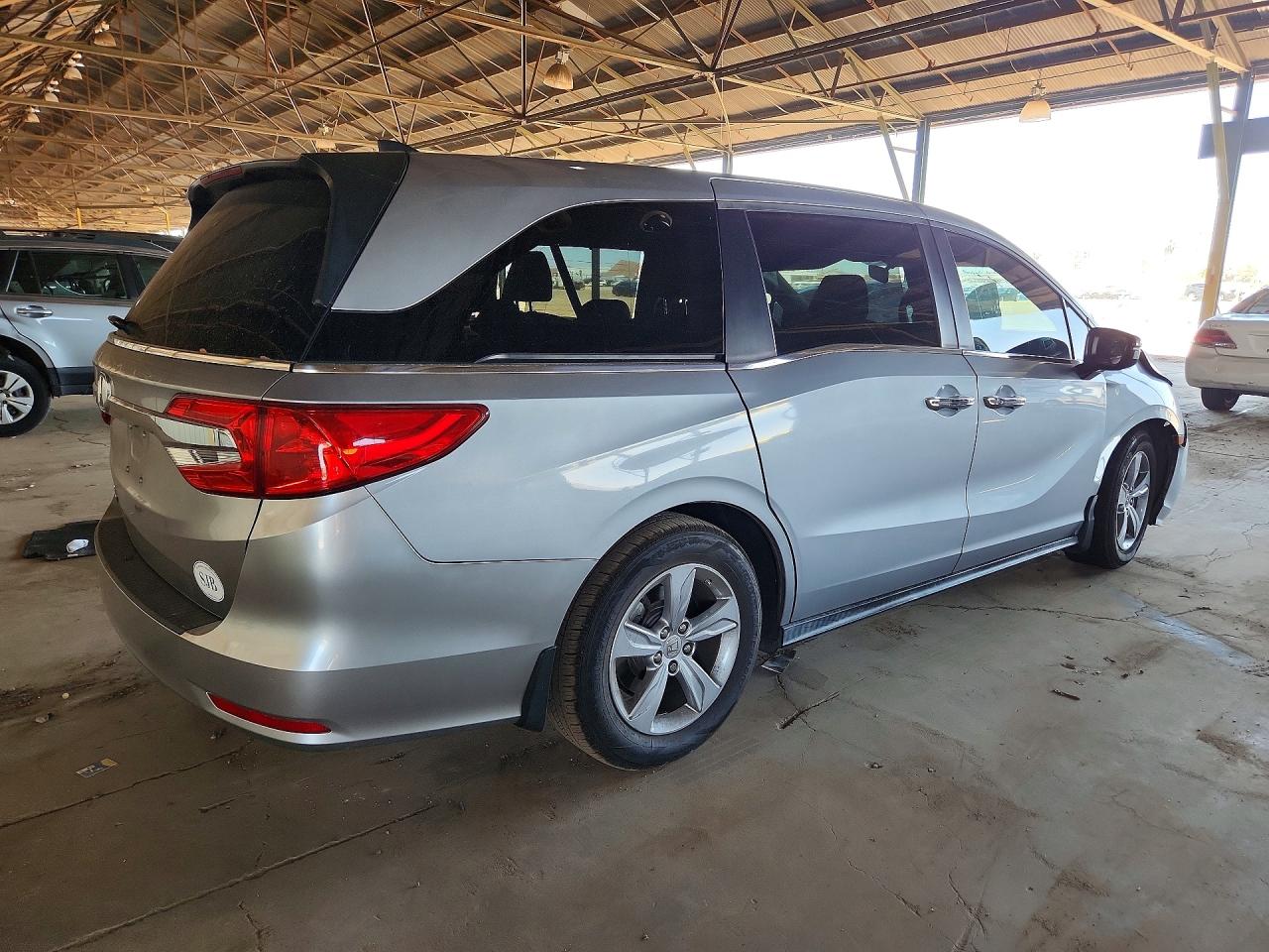 2018 Honda Odyssey Exl Gray vin: 5FNRL6H76JB101128