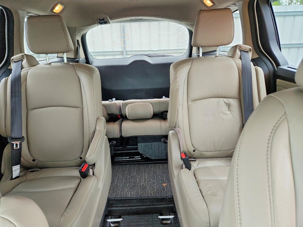 2022 Honda Odyssey Exl White vin: 5FNRL6H76NB002136