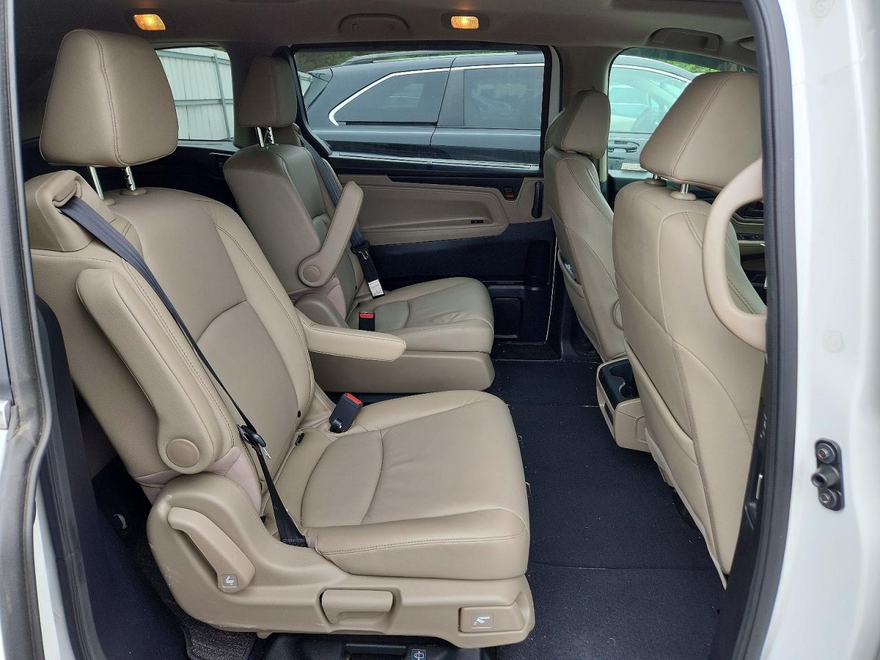 2022 Honda Odyssey Exl White vin: 5FNRL6H76NB002136