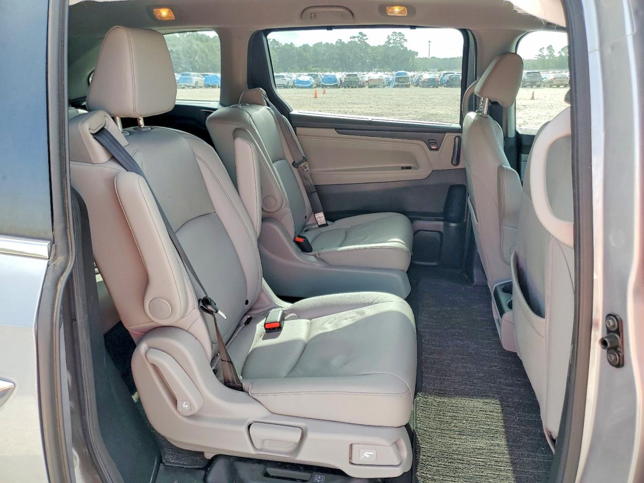 2022 Honda Odyssey Exl Silver vin: 5FNRL6H76NB013184
