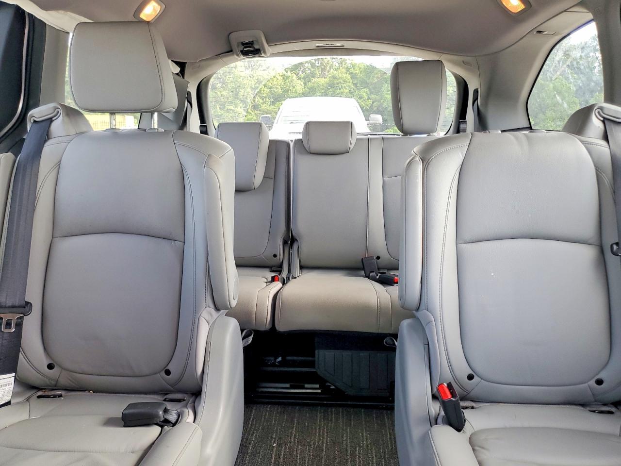 2022 Honda Odyssey Exl Silver vin: 5FNRL6H76NB013184