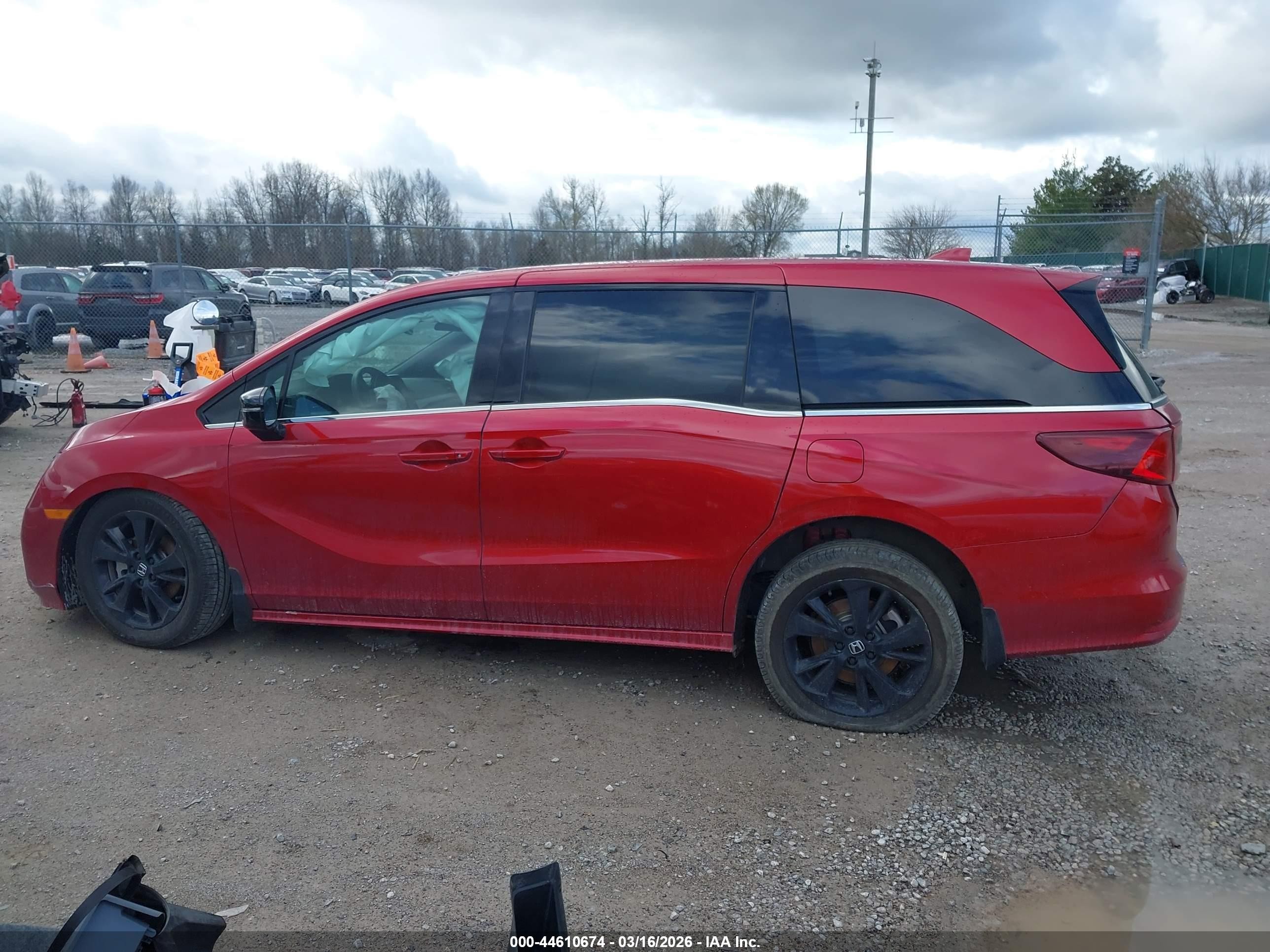 2024 Honda Odyssey Sport Красный vin: 5FNRL6H76RB008329
