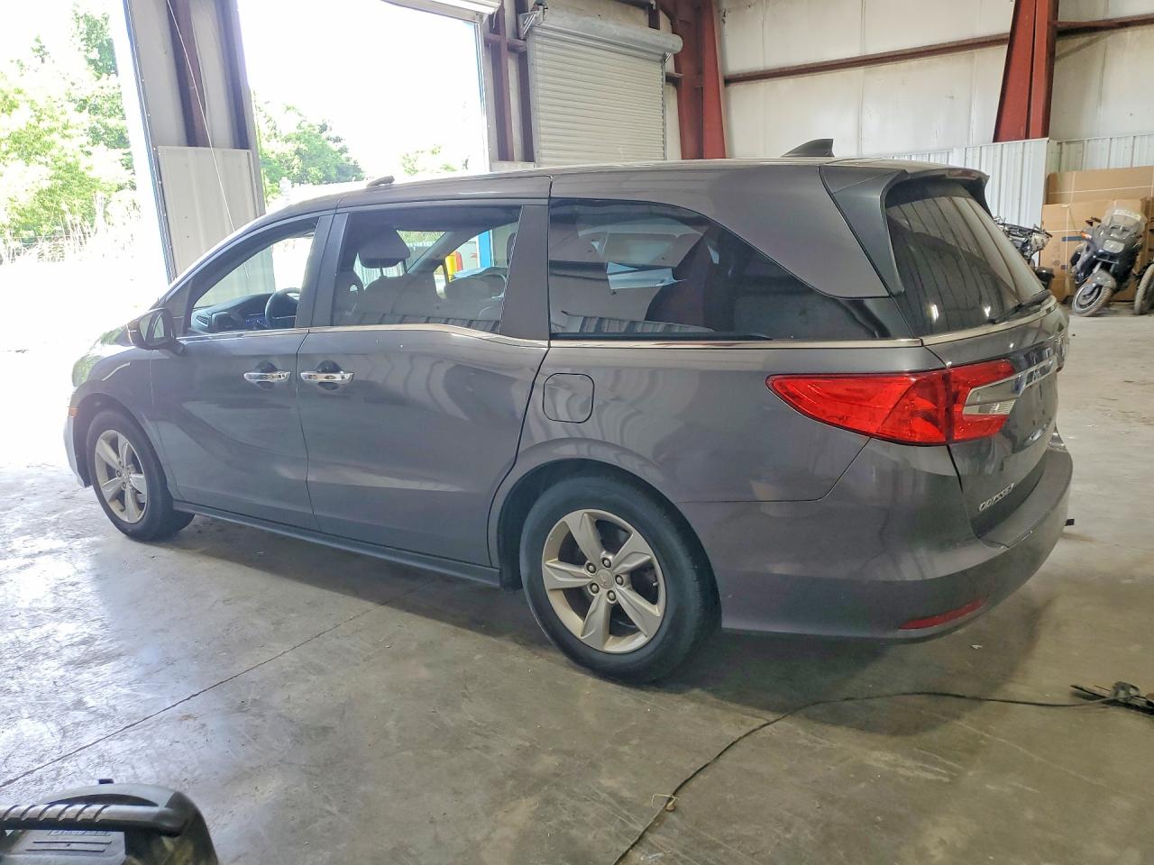 2018 Honda Odyssey Exl Gray vin: 5FNRL6H78JB102071
