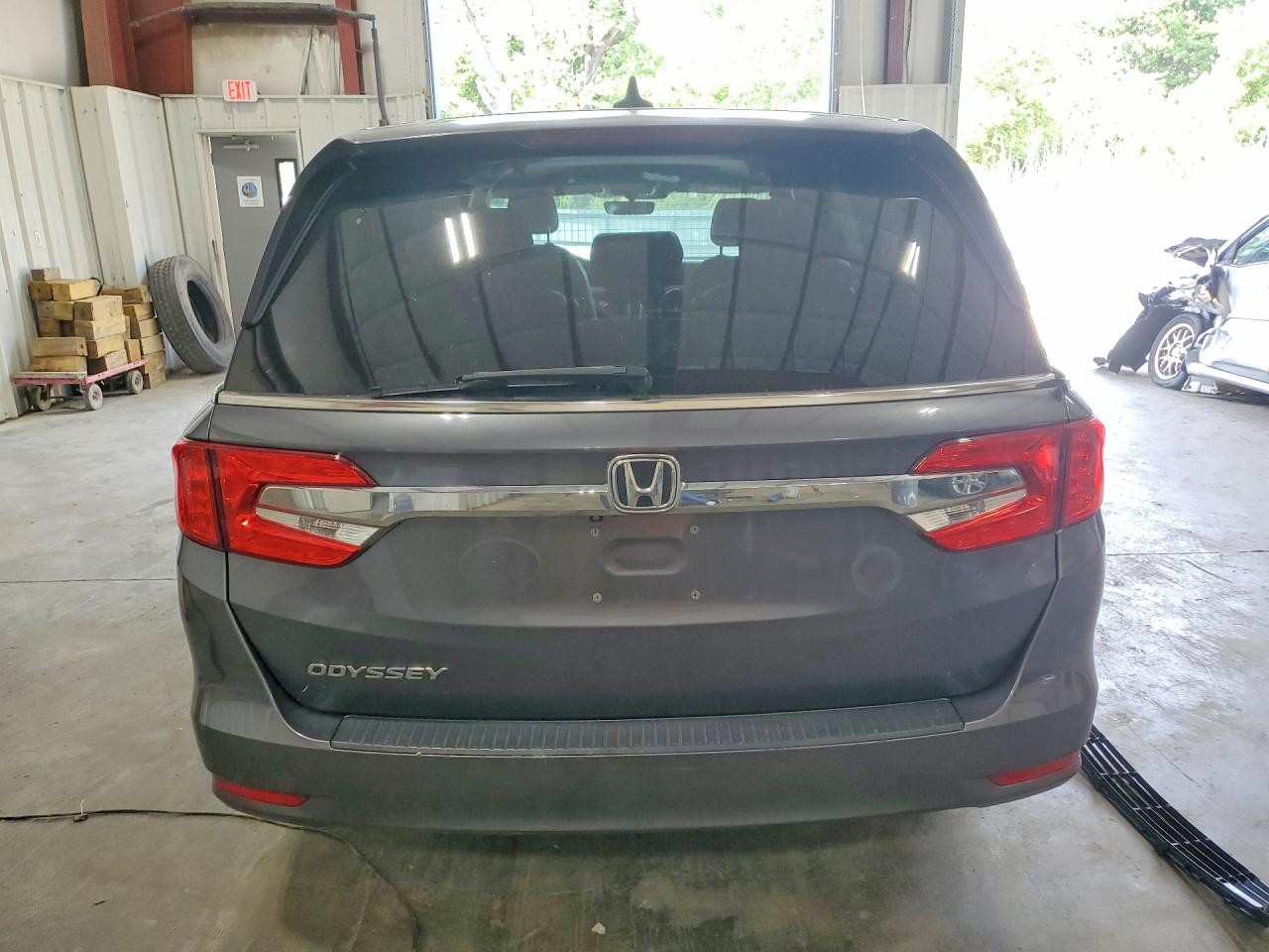 2018 Honda Odyssey Exl Gray vin: 5FNRL6H78JB102071