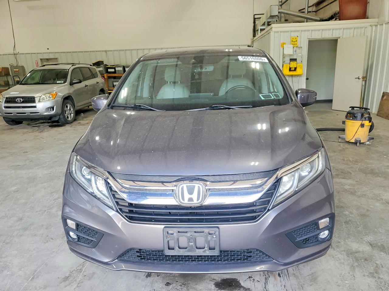 2018 Honda Odyssey Exl Gray vin: 5FNRL6H78JB102071
