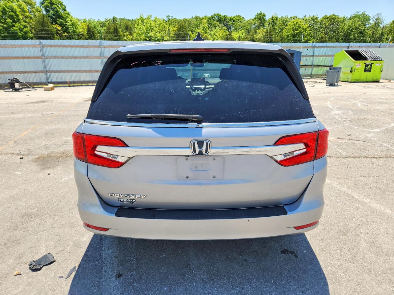 2018 Honda Odyssey Exl Silver vin: 5FNRL6H79JB020141