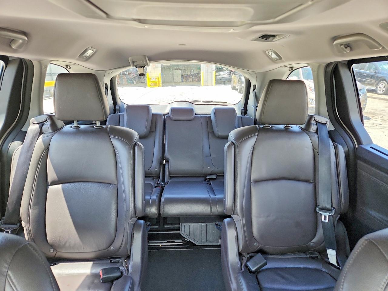 2018 Honda Odyssey Exl Silver vin: 5FNRL6H79JB020141