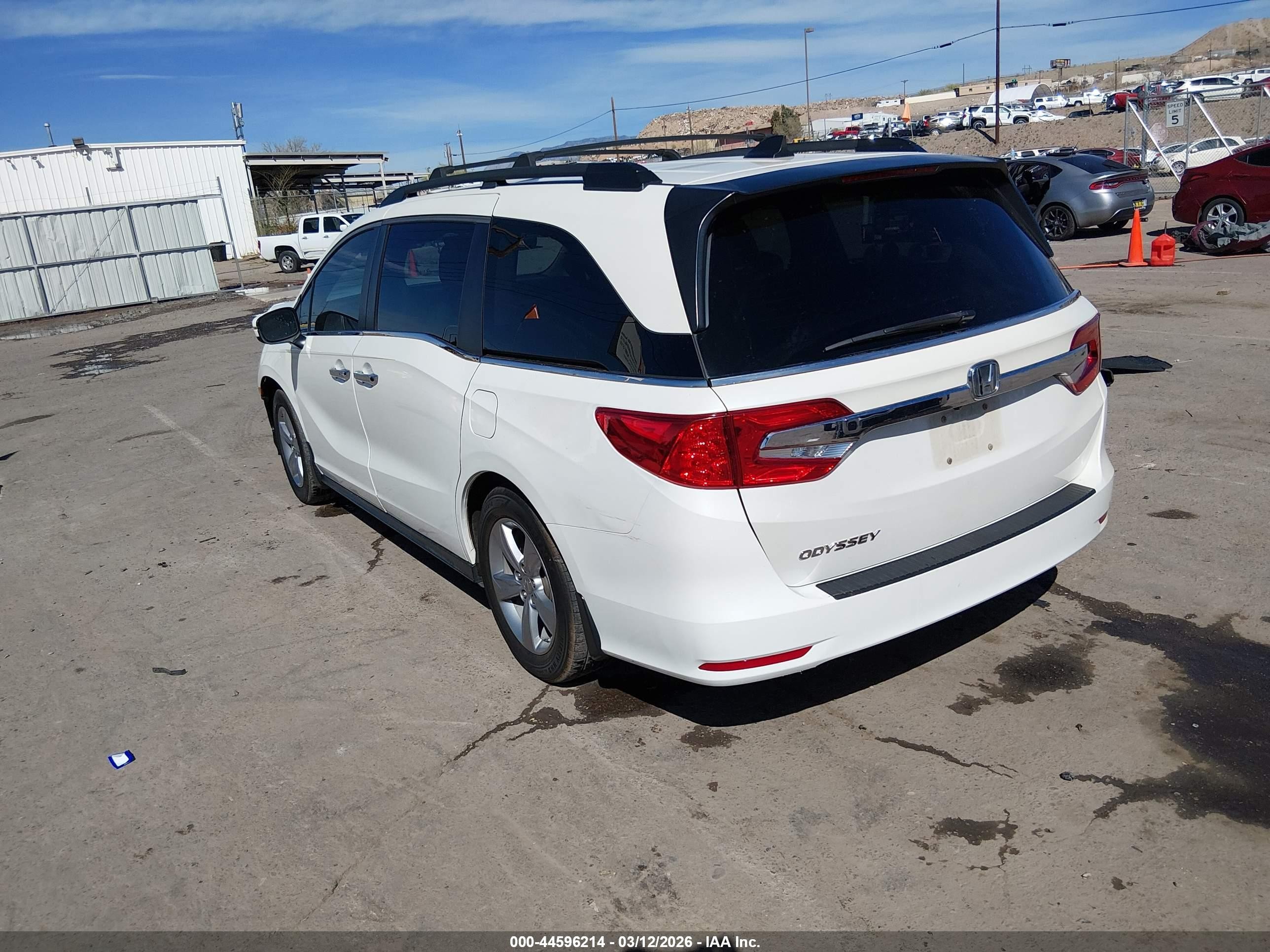 2018 Honda Odyssey Ex-l Белый vin: 5FNRL6H79JB034248