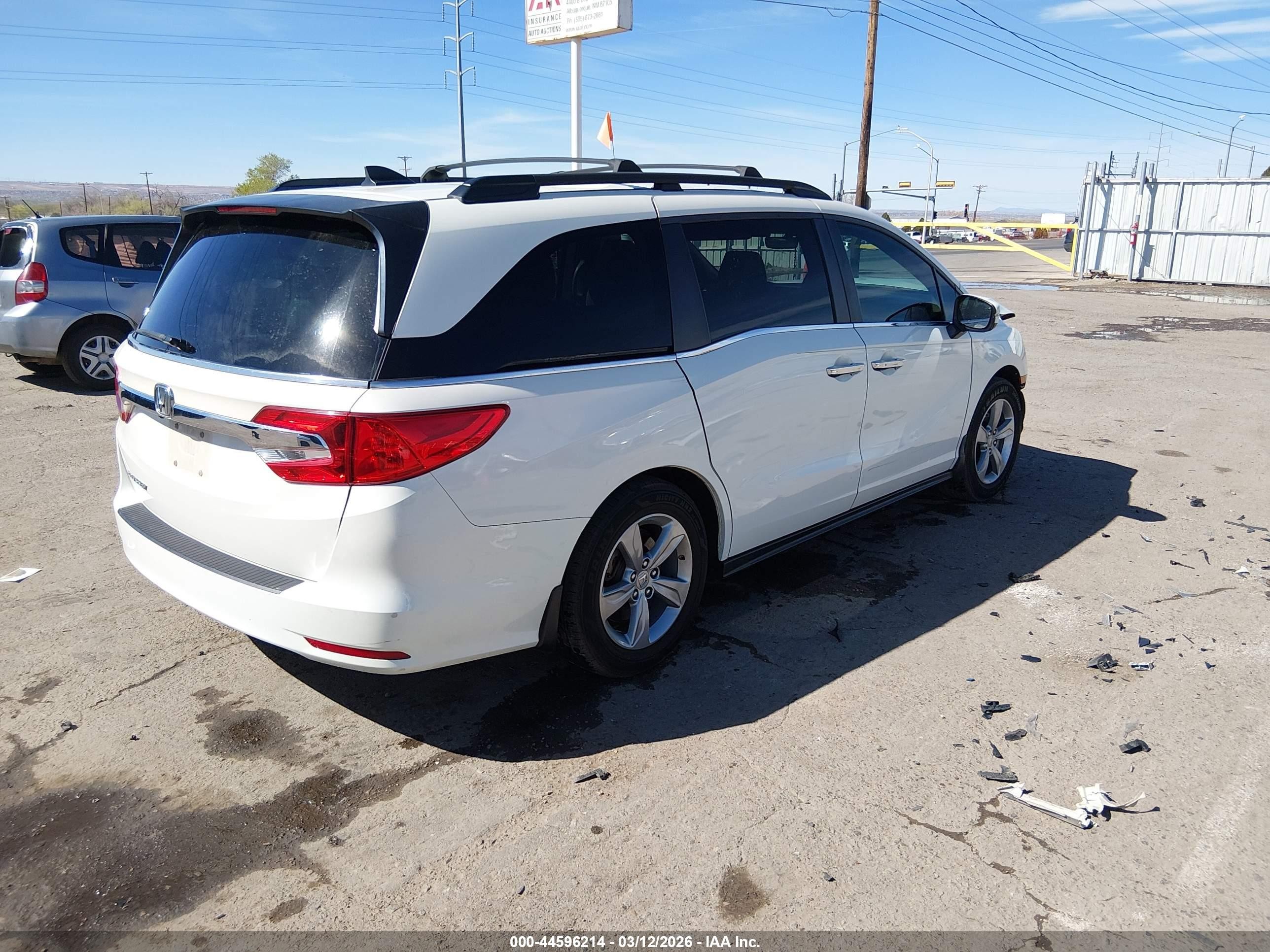 2018 Honda Odyssey Ex-l Белый vin: 5FNRL6H79JB034248
