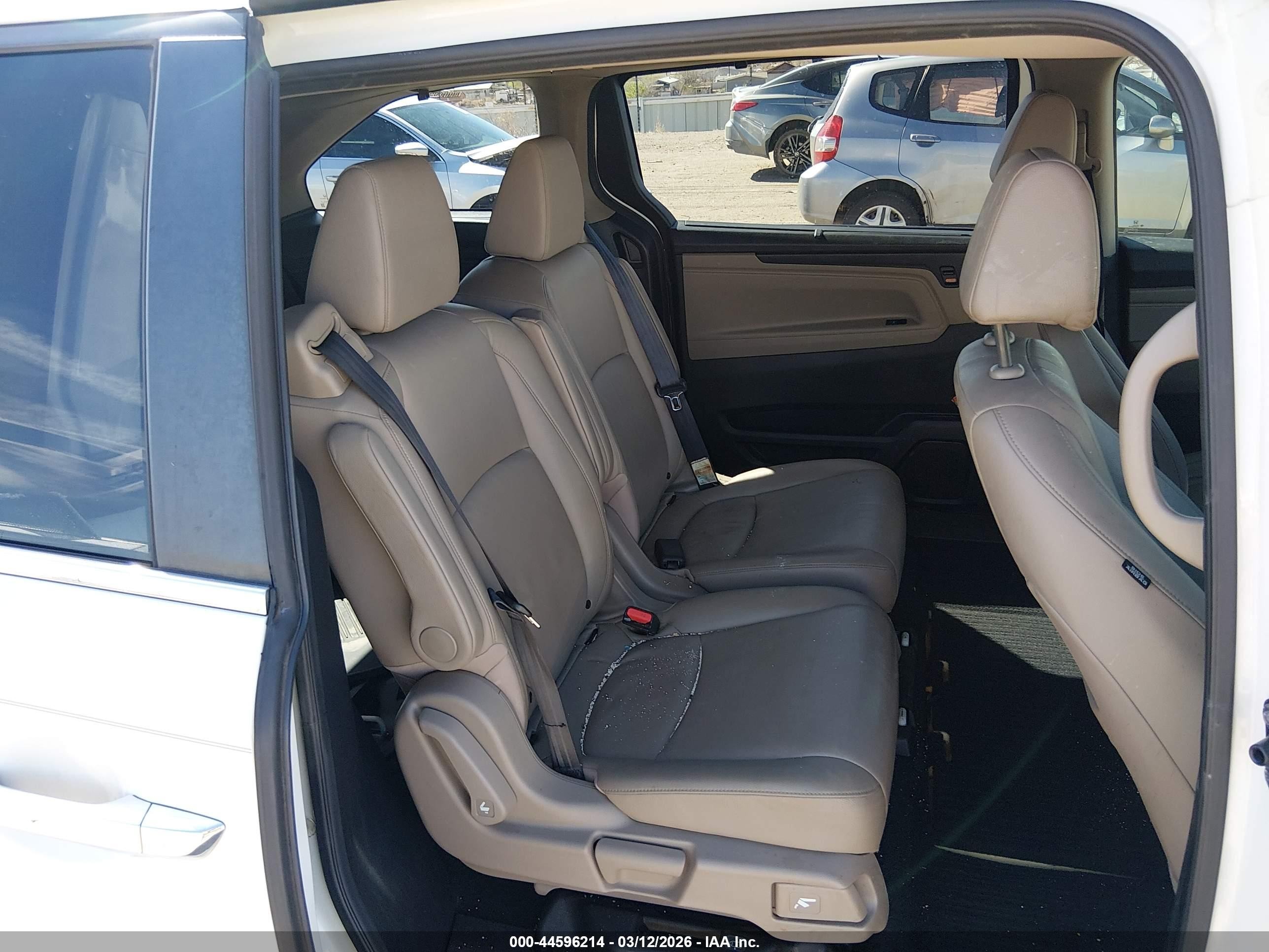 2018 Honda Odyssey Ex-l Белый vin: 5FNRL6H79JB034248