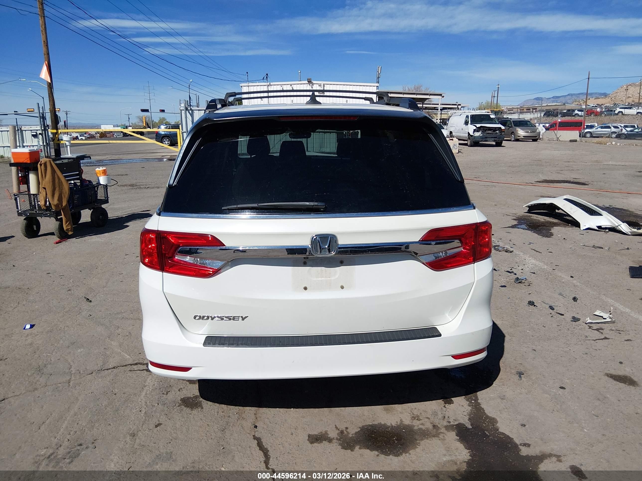 2018 Honda Odyssey Ex-l Белый vin: 5FNRL6H79JB034248