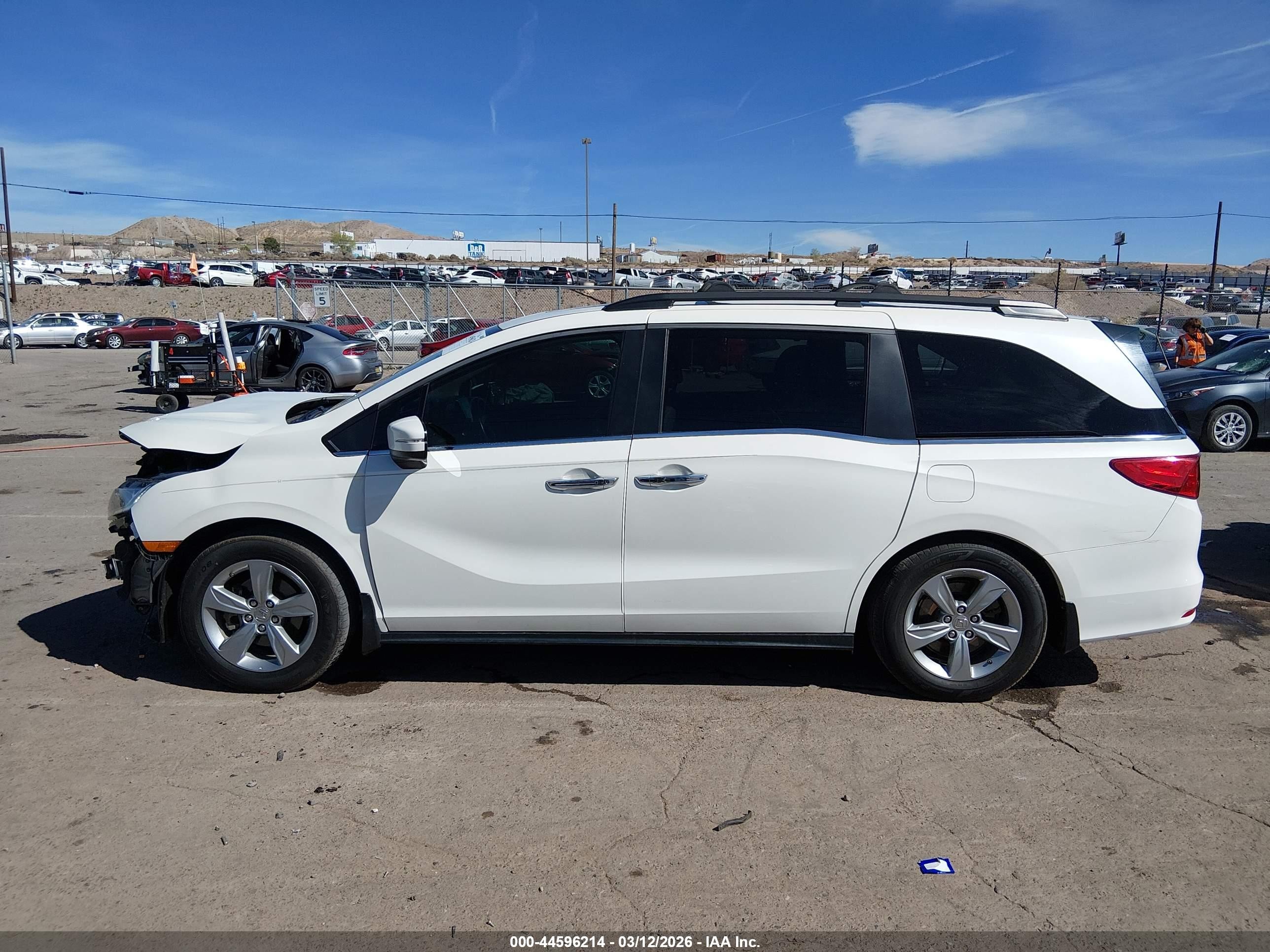 2018 Honda Odyssey Ex-l Белый vin: 5FNRL6H79JB034248