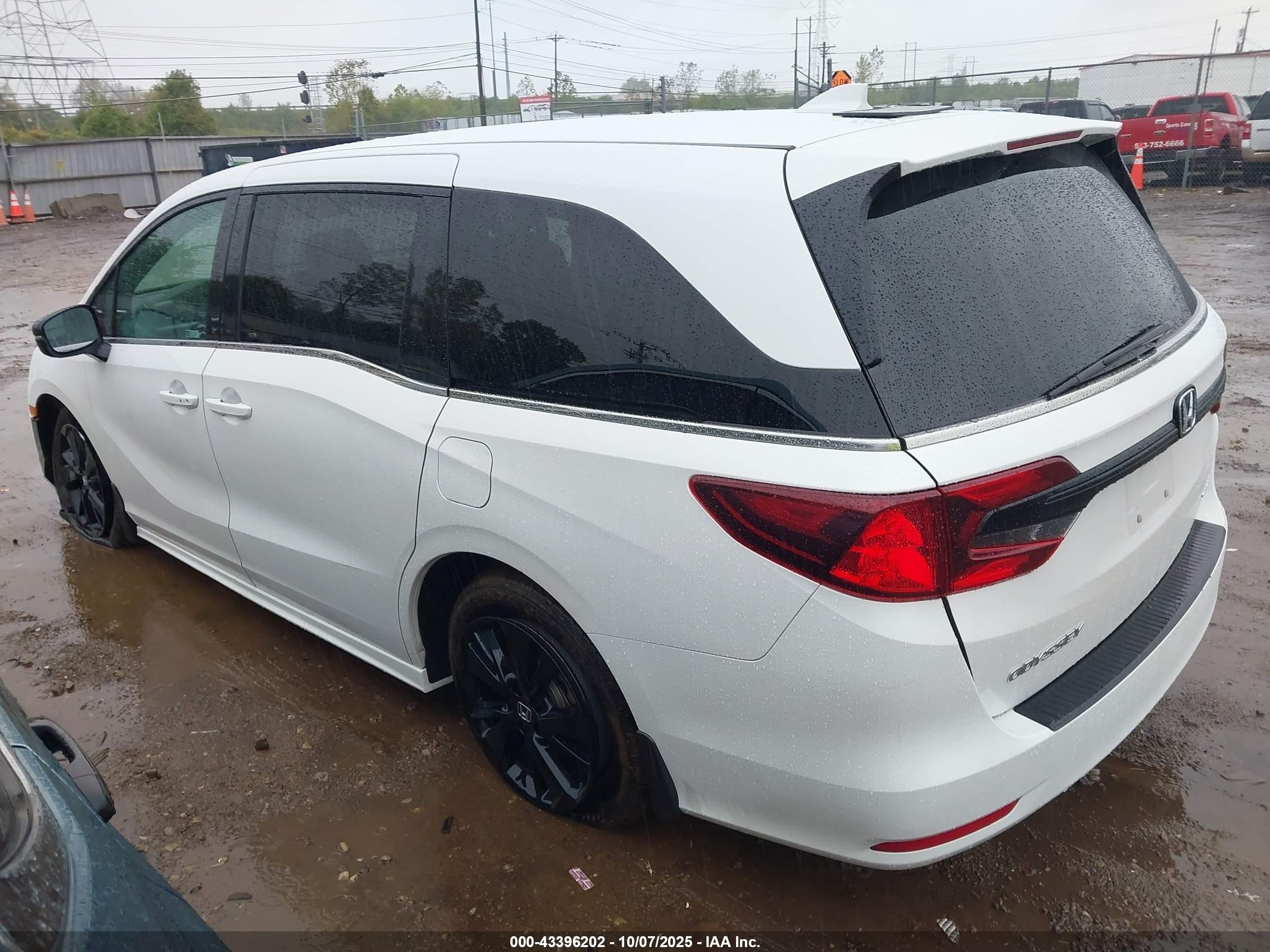 2024 Honda Odyssey Sport White vin: 5FNRL6H79RB005456