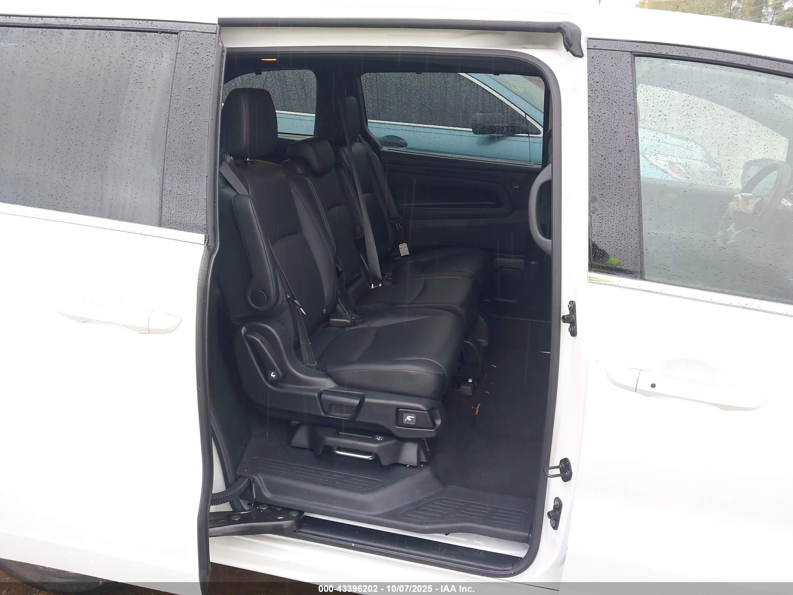2024 Honda Odyssey Sport White vin: 5FNRL6H79RB005456