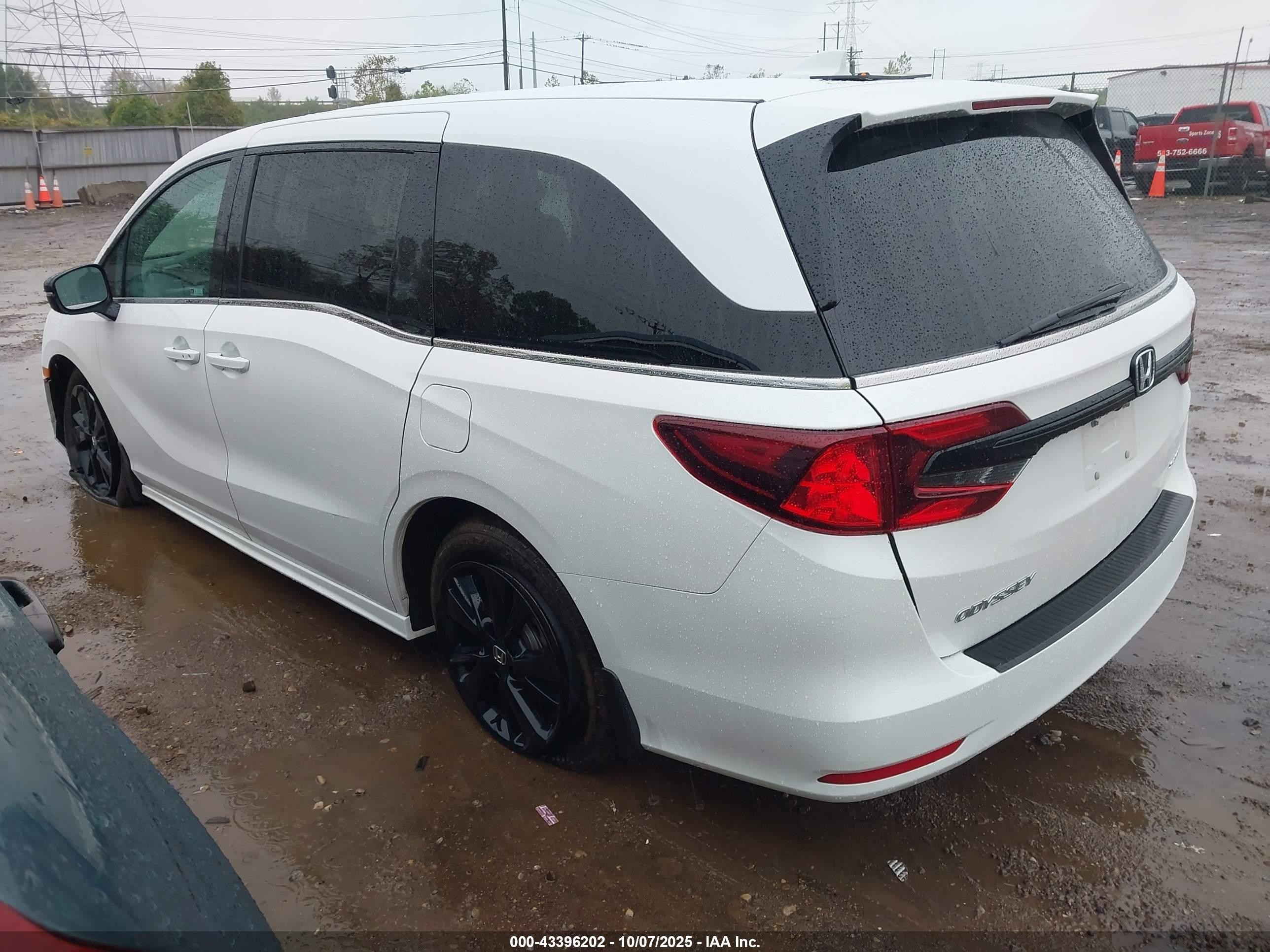 2024 Honda Odyssey Sport White vin: 5FNRL6H79RB005456