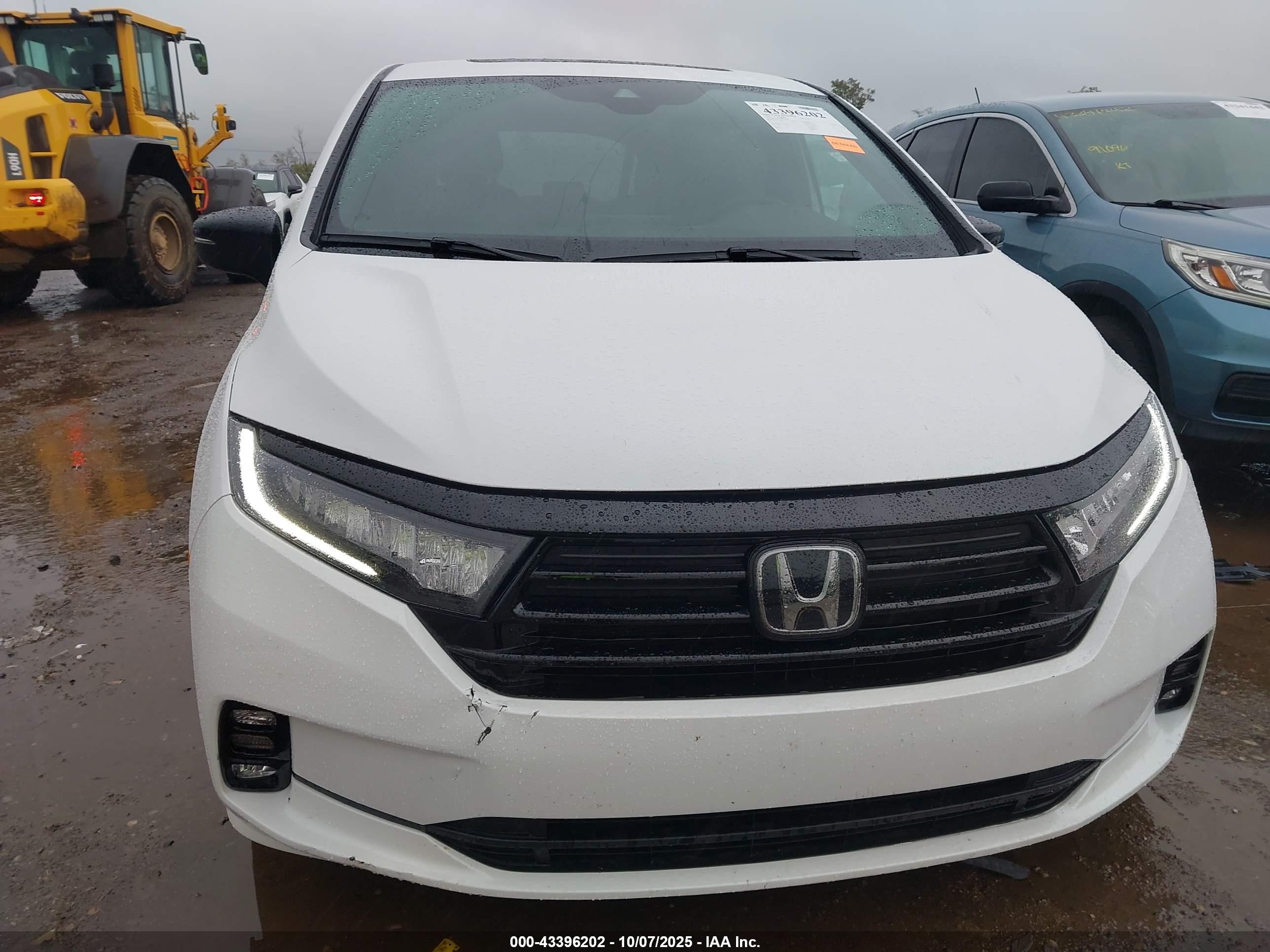 2024 Honda Odyssey Sport White vin: 5FNRL6H79RB005456