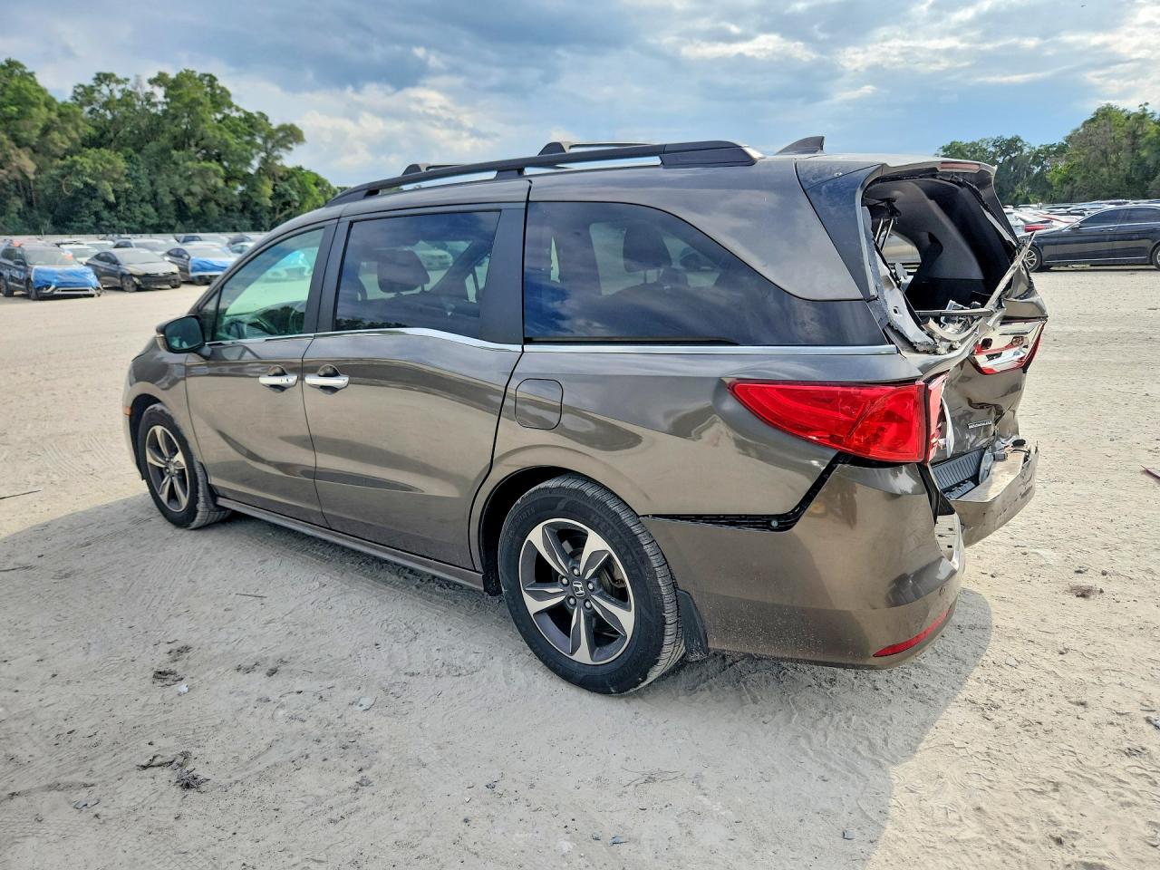 2018 Honda Odyssey Touring Gray vin: 5FNRL6H80JB035085
