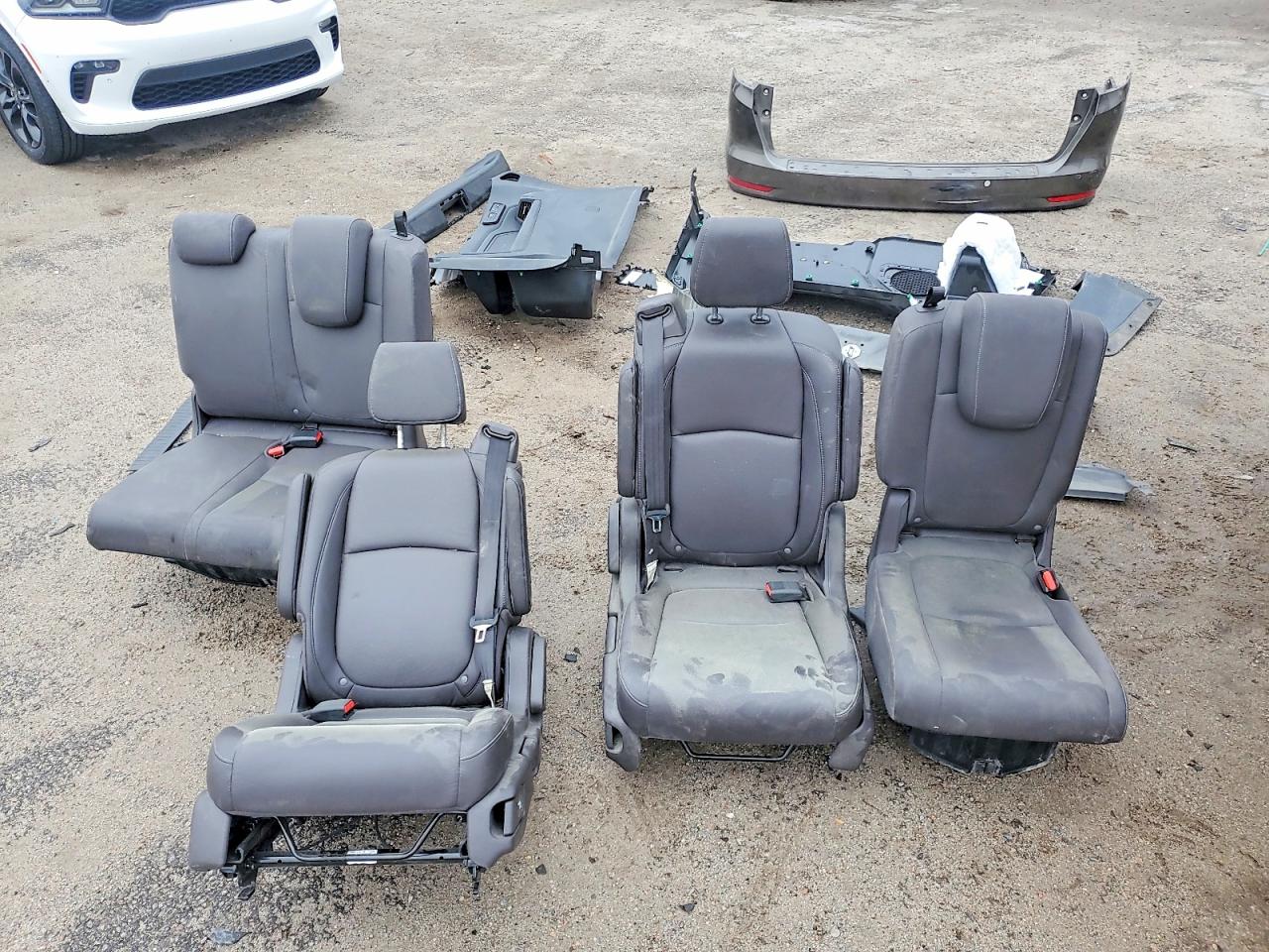 2022 Honda Odyssey Touring Gray vin: 5FNRL6H80NB042088