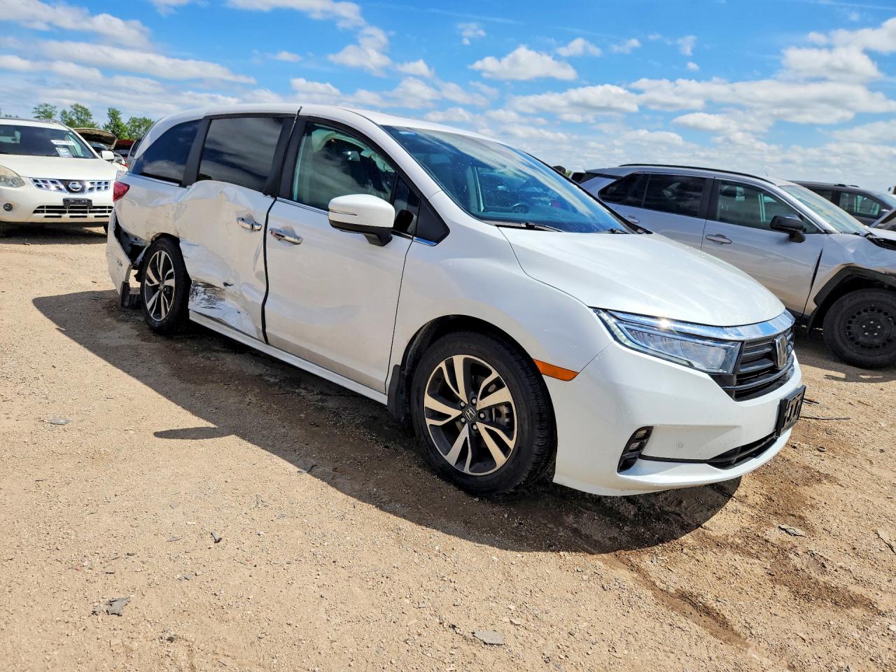 2024 Honda Odyssey Touring White vin: 5FNRL6H80RB016693