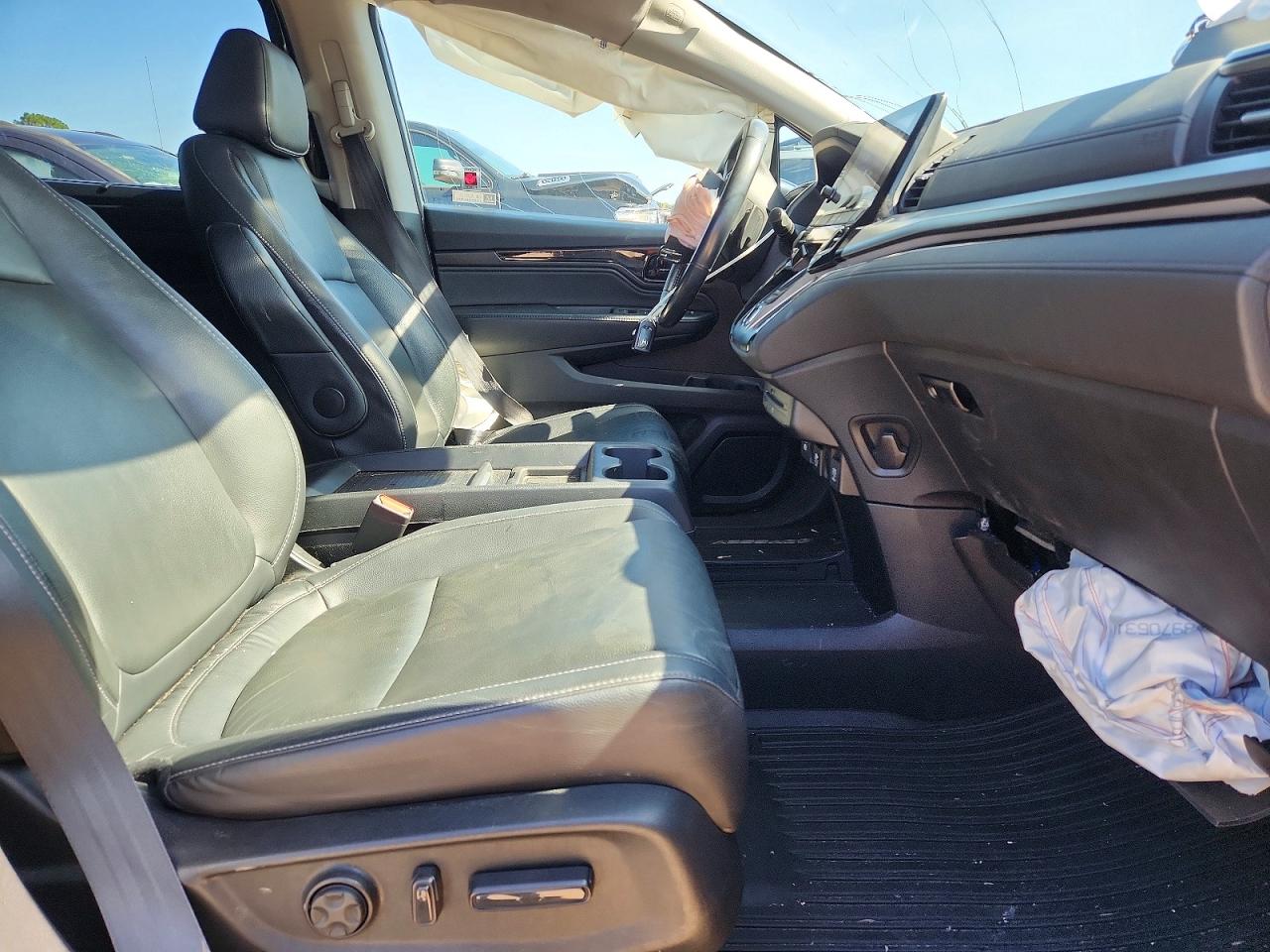 2021 Honda Odyssey Touring Black vin: 5FNRL6H81MB035780