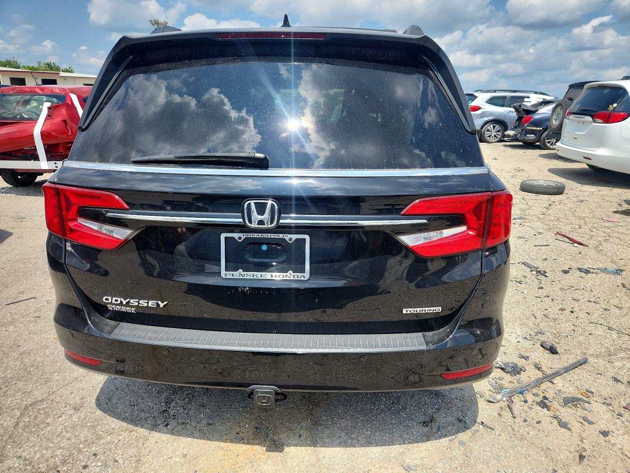 2022 Honda Odyssey Touring Black vin: 5FNRL6H81NB010573