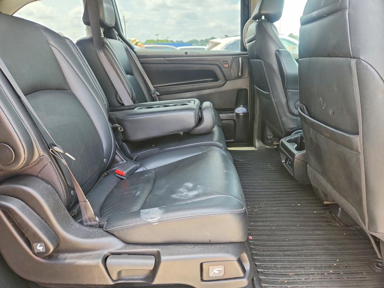 2022 Honda Odyssey Touring Black vin: 5FNRL6H81NB010573