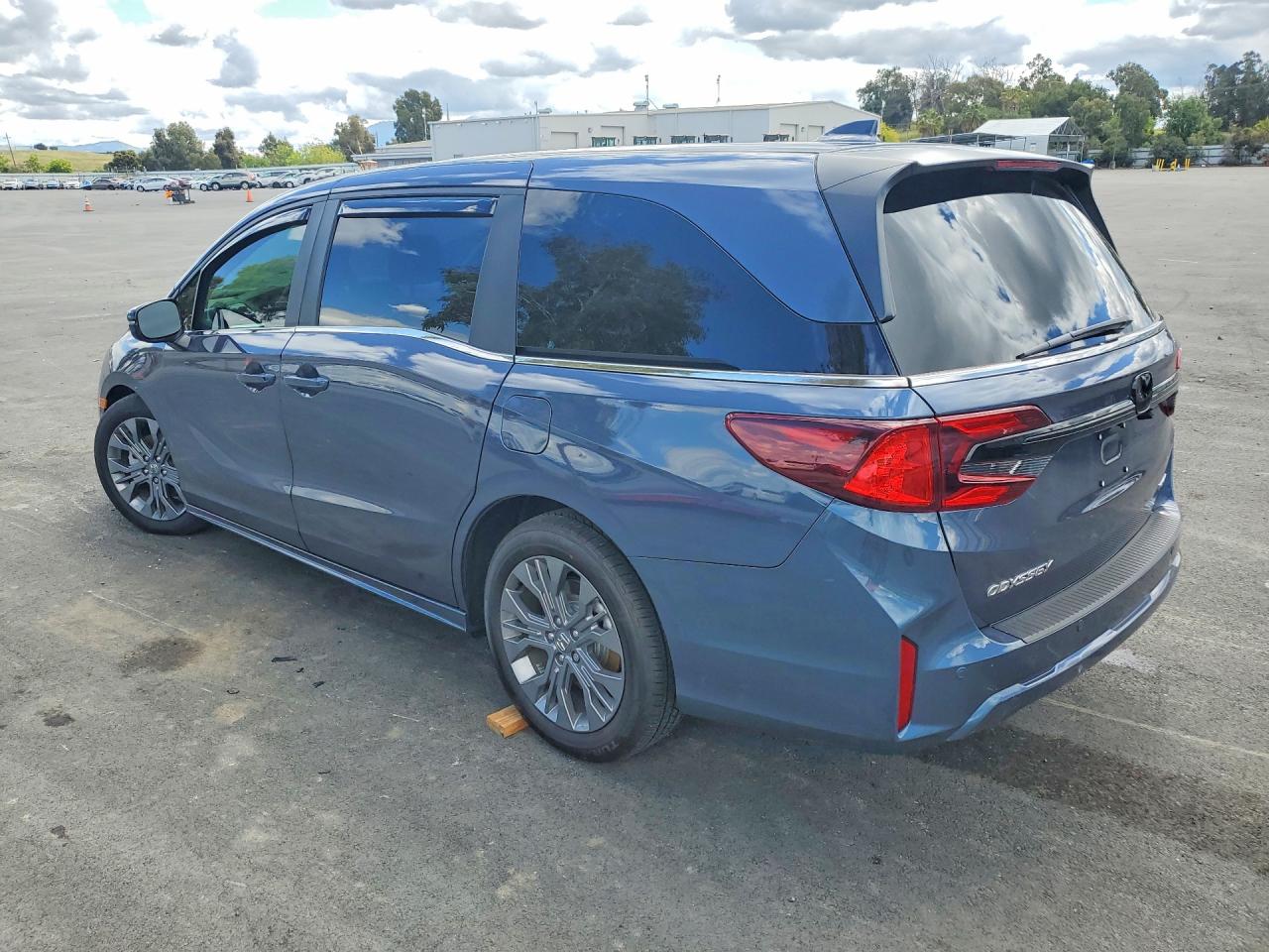 2026 Honda Odyssey Touring Синий vin: 5FNRL6H81TB033817