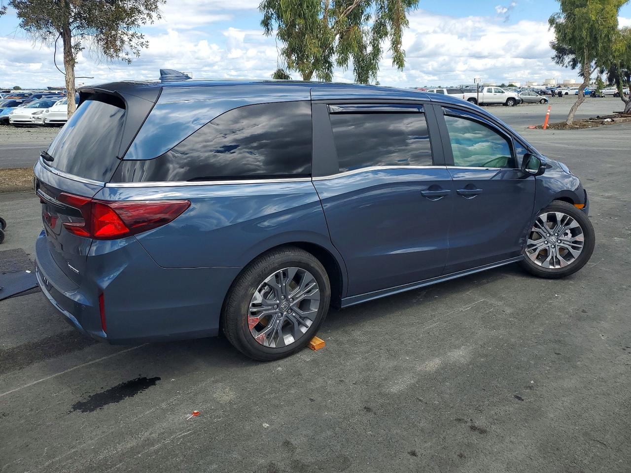2026 Honda Odyssey Touring Синий vin: 5FNRL6H81TB033817