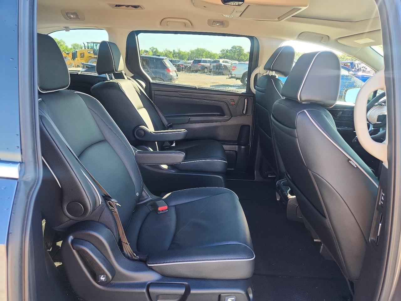 2026 Honda Odyssey Touring Gray vin: 5FNRL6H82TB000423