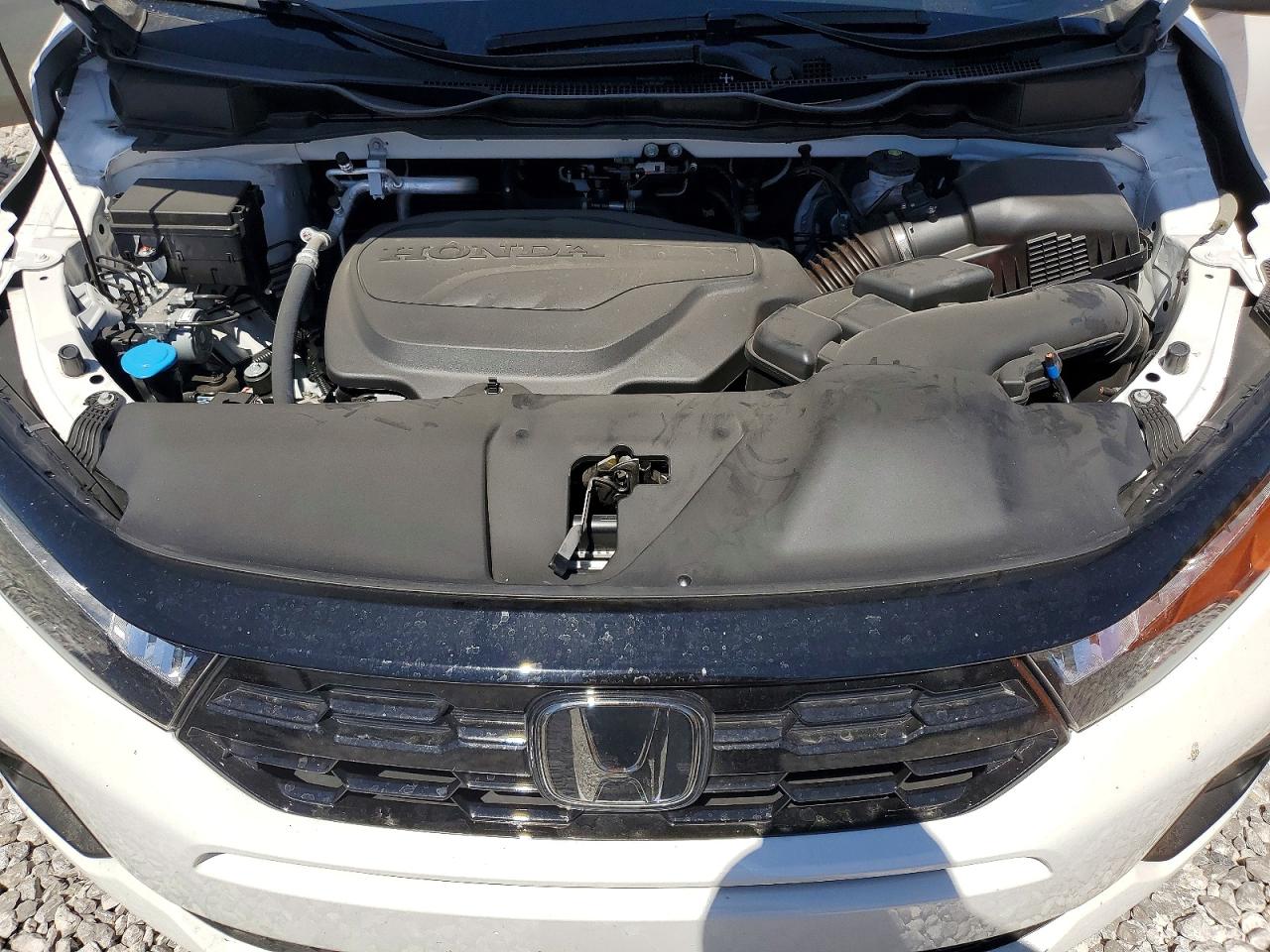 2026 Honda Odyssey Touring White vin: 5FNRL6H82TB012491