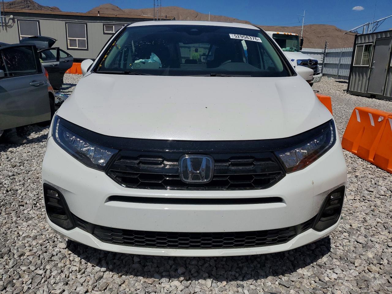 2026 Honda Odyssey Touring White vin: 5FNRL6H82TB012491